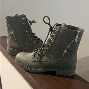 GBG Los Angeles Women's Green Combat Boots